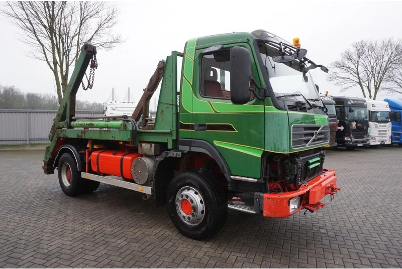 Volvo FM12-420 / ENGINE RUNNING / 4X4 / HYDRAULICS / BIG AXLE / ONLY:510426 KM / FULL STEEL / EURO-3 / 2001 - Utovarivač s proklizavajućim upravljanjem: slika Volvo FM12-420 / ENGINE RUNNING / 4X4 / HYDRAULICS / BIG AXLE / ONLY:510426 KM / FULL STEEL / EURO-3 / 2001 - Utovarivač s proklizavajućim upravljanjem Volvo FM12-420 / ENGINE RUNNING / 4X4 / HYDRAULICS / BIG AXLE / ONLY:510426 KM / FULL STEEL / EURO-3 / 2001 - Utovarivač s proklizavajućim upravljanjem: slika Volvo FM12-420 / ENGINE RUNNING / 4X4 / HYDRAULICS / BIG AXLE / ONLY:510426 KM / FULL STEEL / EURO-3 / 2001 - Utovarivač s proklizavajućim upravljanjem