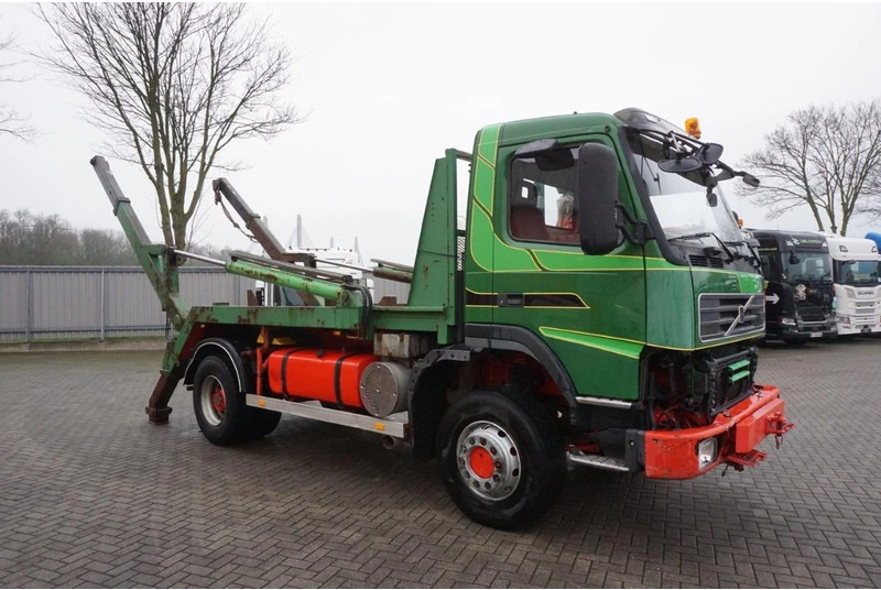 Volvo FM12-420 / ENGINE RUNNING / 4X4 / HYDRAULICS / BIG AXLE / ONLY:510426 KM / FULL STEEL / EURO-3 / 2001 - Utovarivač s proklizavajućim upravljanjem: slika Volvo FM12-420 / ENGINE RUNNING / 4X4 / HYDRAULICS / BIG AXLE / ONLY:510426 KM / FULL STEEL / EURO-3 / 2001 - Utovarivač s proklizavajućim upravljanjem Volvo FM12-420 / ENGINE RUNNING / 4X4 / HYDRAULICS / BIG AXLE / ONLY:510426 KM / FULL STEEL / EURO-3 / 2001 - Utovarivač s proklizavajućim upravljanjem: slika Volvo FM12-420 / ENGINE RUNNING / 4X4 / HYDRAULICS / BIG AXLE / ONLY:510426 KM / FULL STEEL / EURO-3 / 2001 - Utovarivač s proklizavajućim upravljanjem
