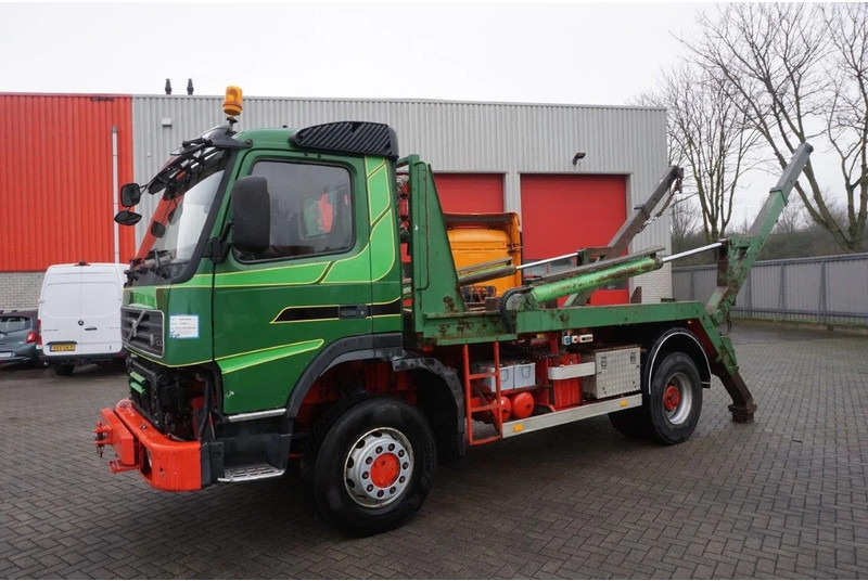 Volvo FM12-420 / ENGINE RUNNING / 4X4 / HYDRAULICS / BIG AXLE / ONLY:510426 KM / FULL STEEL / EURO-3 / 2001 - Utovarivač s proklizavajućim upravljanjem: slika Volvo FM12-420 / ENGINE RUNNING / 4X4 / HYDRAULICS / BIG AXLE / ONLY:510426 KM / FULL STEEL / EURO-3 / 2001 - Utovarivač s proklizavajućim upravljanjem Volvo FM12-420 / ENGINE RUNNING / 4X4 / HYDRAULICS / BIG AXLE / ONLY:510426 KM / FULL STEEL / EURO-3 / 2001 - Utovarivač s proklizavajućim upravljanjem: slika Volvo FM12-420 / ENGINE RUNNING / 4X4 / HYDRAULICS / BIG AXLE / ONLY:510426 KM / FULL STEEL / EURO-3 / 2001 - Utovarivač s proklizavajućim upravljanjem