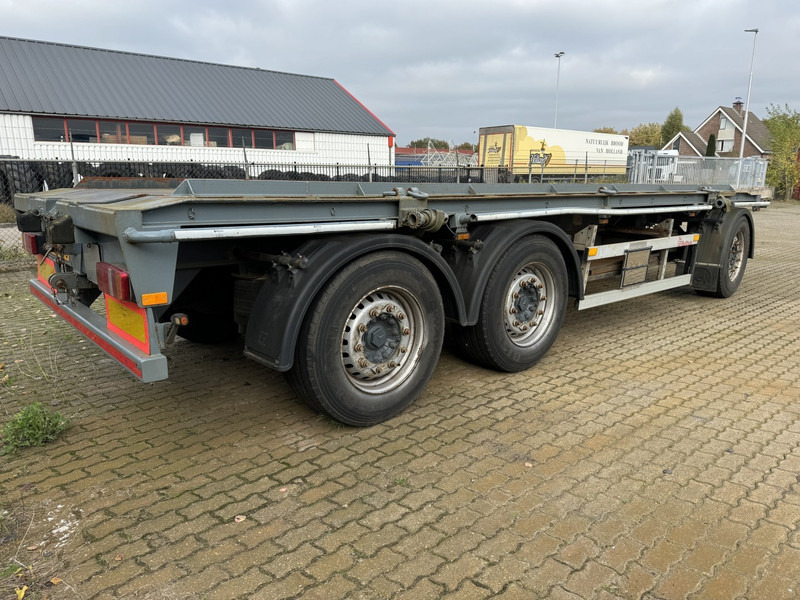 Bulthuis ASGA 05, Portaal- & Container - Transporter kontejnera/ Poluprikolica s izmjenjivim sanducima: slika Bulthuis ASGA 05, Portaal- & Container - Transporter kontejnera/ Poluprikolica s izmjenjivim sanducima Bulthuis ASGA 05, Portaal- & Container - Transporter kontejnera/ Poluprikolica s izmjenjivim sanducima: slika Bulthuis ASGA 05, Portaal- & Container - Transporter kontejnera/ Poluprikolica s izmjenjivim sanducima