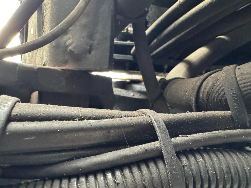 Kamion s kranom DAF CF410 FAQ HMF 2620, Unfall - Damaged.: slika Kamion s kranom DAF CF410 FAQ HMF 2620, Unfall - Damaged. Kamion s kranom DAF CF410 FAQ HMF 2620, Unfall - Damaged.: slika Kamion s kranom DAF CF410 FAQ HMF 2620, Unfall - Damaged.