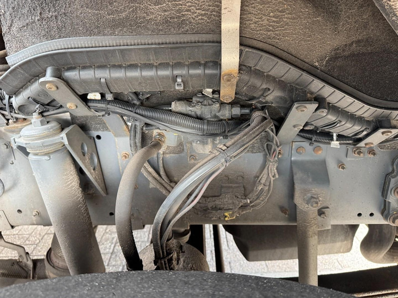 Kamion s kranom DAF CF410 FAQ HMF 2620, Unfall - Damaged.: slika Kamion s kranom DAF CF410 FAQ HMF 2620, Unfall - Damaged. Kamion s kranom DAF CF410 FAQ HMF 2620, Unfall - Damaged.: slika Kamion s kranom DAF CF410 FAQ HMF 2620, Unfall - Damaged.