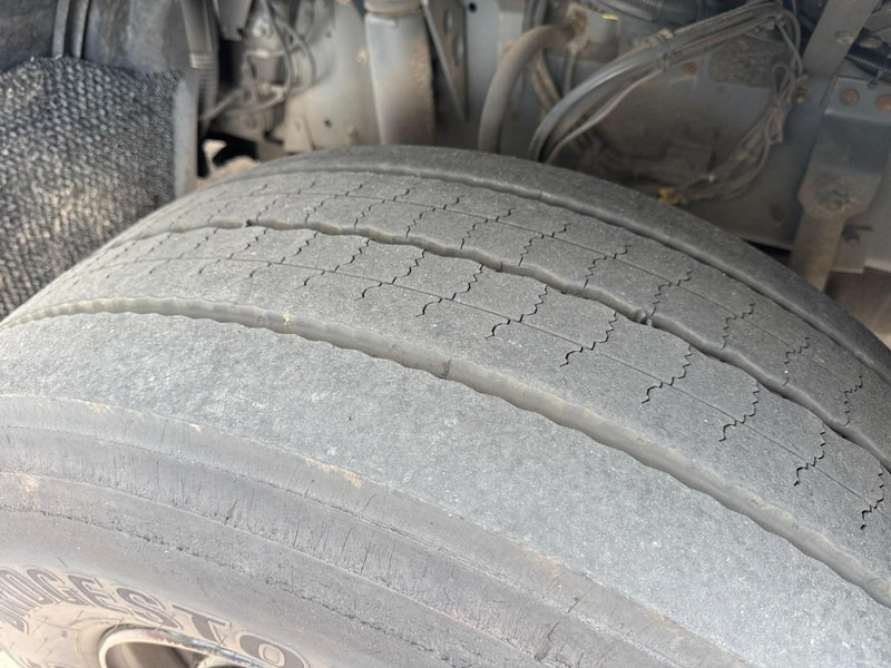 Kamion s kranom DAF CF410 FAQ HMF 2620, Unfall - Damaged.: slika Kamion s kranom DAF CF410 FAQ HMF 2620, Unfall - Damaged. Kamion s kranom DAF CF410 FAQ HMF 2620, Unfall - Damaged.: slika Kamion s kranom DAF CF410 FAQ HMF 2620, Unfall - Damaged.