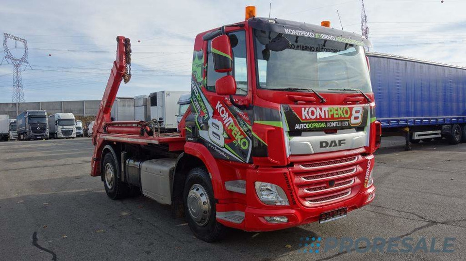 DAF CF 370 FA Day Cab EURO 6 řetězový nosič kontejnerů AK12 - Utovarivač s proklizavajućim upravljanjem: slika DAF CF 370 FA Day Cab EURO 6 řetězový nosič kontejnerů AK12 - Utovarivač s proklizavajućim upravljanjem DAF CF 370 FA Day Cab EURO 6 řetězový nosič kontejnerů AK12 - Utovarivač s proklizavajućim upravljanjem: slika DAF CF 370 FA Day Cab EURO 6 řetězový nosič kontejnerů AK12 - Utovarivač s proklizavajućim upravljanjem