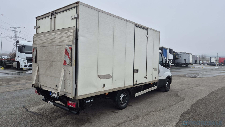 IVECO DAILY 35S11 - mrazírna + elektro agregát THERMO KING V-300 Max + zvedací čelo 750 kg - Dostavno vozilo hladnjača: slika IVECO DAILY 35S11 - mrazírna + elektro agregát THERMO KING V-300 Max + zvedací čelo 750 kg - Dostavno vozilo hladnjača IVECO DAILY 35S11 - mrazírna + elektro agregát THERMO KING V-300 Max + zvedací čelo 750 kg - Dostavno vozilo hladnjača: slika IVECO DAILY 35S11 - mrazírna + elektro agregát THERMO KING V-300 Max + zvedací čelo 750 kg - Dostavno vozilo hladnjača
