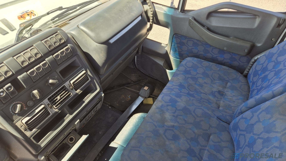 Kamion s otvorenim sandukom IVECO EUROCARGO ML 80E17 - valník: slika Kamion s otvorenim sandukom IVECO EUROCARGO ML 80E17 - valník