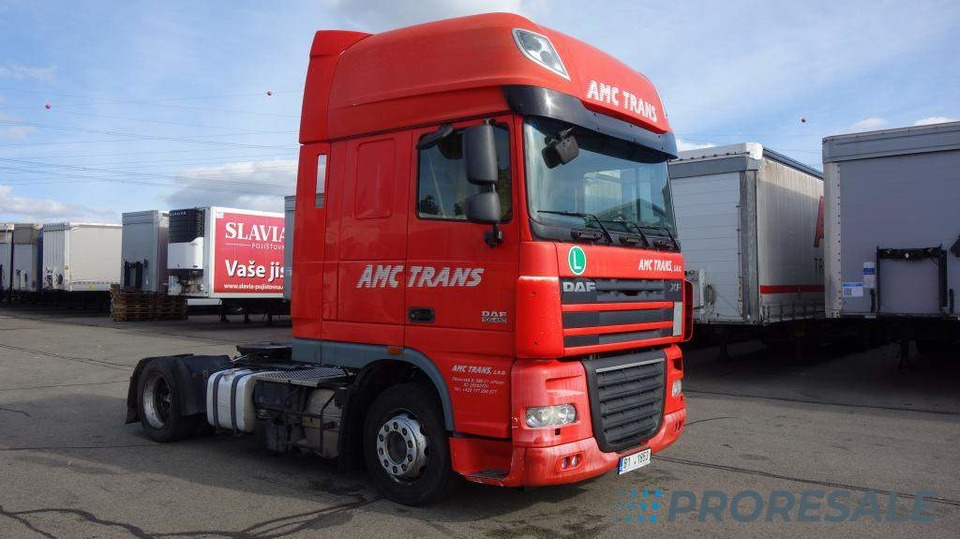DAF FT XF 105.460 SSC LOW DECK EURO 5 - Tegljač: slika DAF FT XF 105.460 SSC LOW DECK EURO 5 - Tegljač DAF FT XF 105.460 SSC LOW DECK EURO 5 - Tegljač: slika DAF FT XF 105.460 SSC LOW DECK EURO 5 - Tegljač