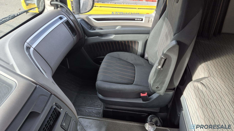 Tegljač DAF XF 450 FT LOW DECK SSC EURO 6: slika Tegljač DAF XF 450 FT LOW DECK SSC EURO 6 Tegljač DAF XF 450 FT LOW DECK SSC EURO 6: slika Tegljač DAF XF 450 FT LOW DECK SSC EURO 6