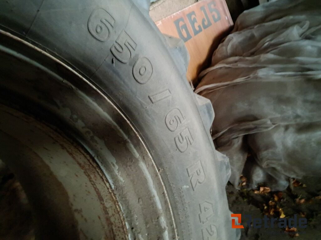 2 tvillingehjul fra Michelin 650/65 R42 M 108 - Građevinska oprema: slika 2 tvillingehjul fra Michelin 650/65 R42 M 108 - Građevinska oprema 2 tvillingehjul fra Michelin 650/65 R42 M 108 - Građevinska oprema: slika 2 tvillingehjul fra Michelin 650/65 R42 M 108 - Građevinska oprema