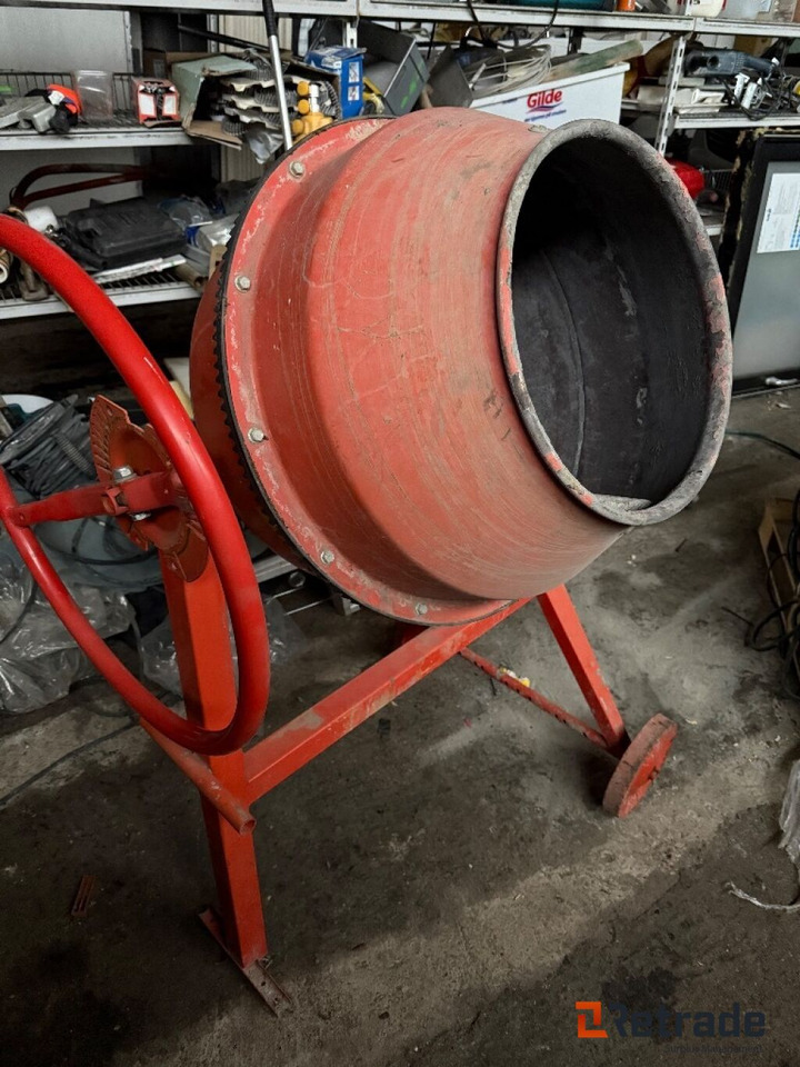 Blandemaskin fra ATIKA MIX 130 - Građevinska oprema: slika Blandemaskin fra ATIKA MIX 130 - Građevinska oprema Blandemaskin fra ATIKA MIX 130 - Građevinska oprema: slika Blandemaskin fra ATIKA MIX 130 - Građevinska oprema