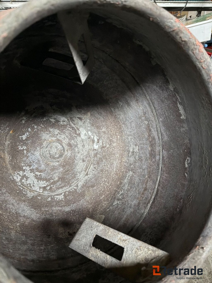 Blandemaskin fra ATIKA MIX 130 - Građevinska oprema: slika Blandemaskin fra ATIKA MIX 130 - Građevinska oprema Blandemaskin fra ATIKA MIX 130 - Građevinska oprema: slika Blandemaskin fra ATIKA MIX 130 - Građevinska oprema