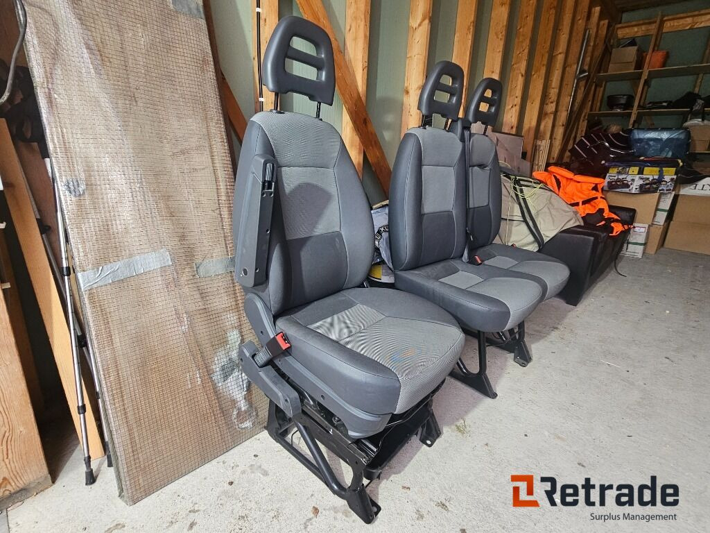 Framstolar Peugeot Boxer - Automobil: slika Framstolar Peugeot Boxer - Automobil Framstolar Peugeot Boxer - Automobil: slika Framstolar Peugeot Boxer - Automobil