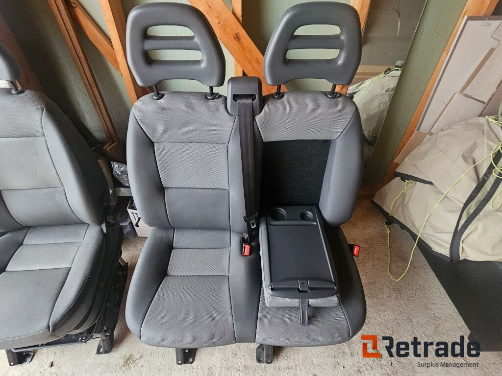 Framstolar Peugeot Boxer - Automobil: slika Framstolar Peugeot Boxer - Automobil Framstolar Peugeot Boxer - Automobil: slika Framstolar Peugeot Boxer - Automobil