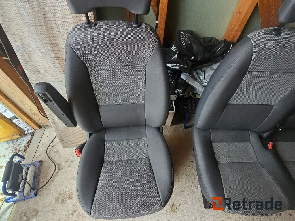 Framstolar Peugeot Boxer - Automobil: slika Framstolar Peugeot Boxer - Automobil Framstolar Peugeot Boxer - Automobil: slika Framstolar Peugeot Boxer - Automobil