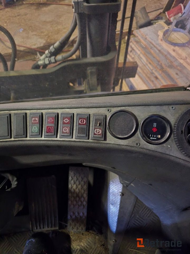 Gaffeltruck Kalmar DCD 55-6 - Diesel viličar: slika Gaffeltruck Kalmar DCD 55-6 - Diesel viličar Gaffeltruck Kalmar DCD 55-6 - Diesel viličar: slika Gaffeltruck Kalmar DCD 55-6 - Diesel viličar