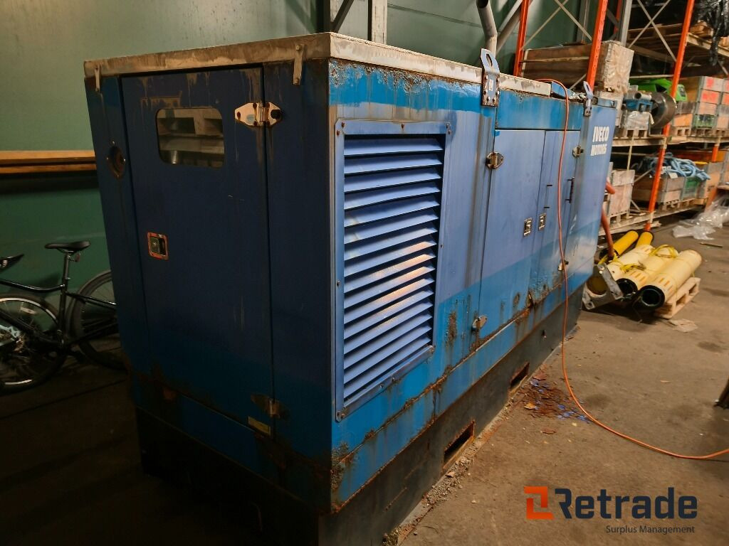 400V Generator Iveco 200kVa, kun 2400timer - Građevinski strojevi: slika 400V Generator Iveco 200kVa, kun 2400timer - Građevinski strojevi 400V Generator Iveco 200kVa, kun 2400timer - Građevinski strojevi: slika 400V Generator Iveco 200kVa, kun 2400timer - Građevinski strojevi