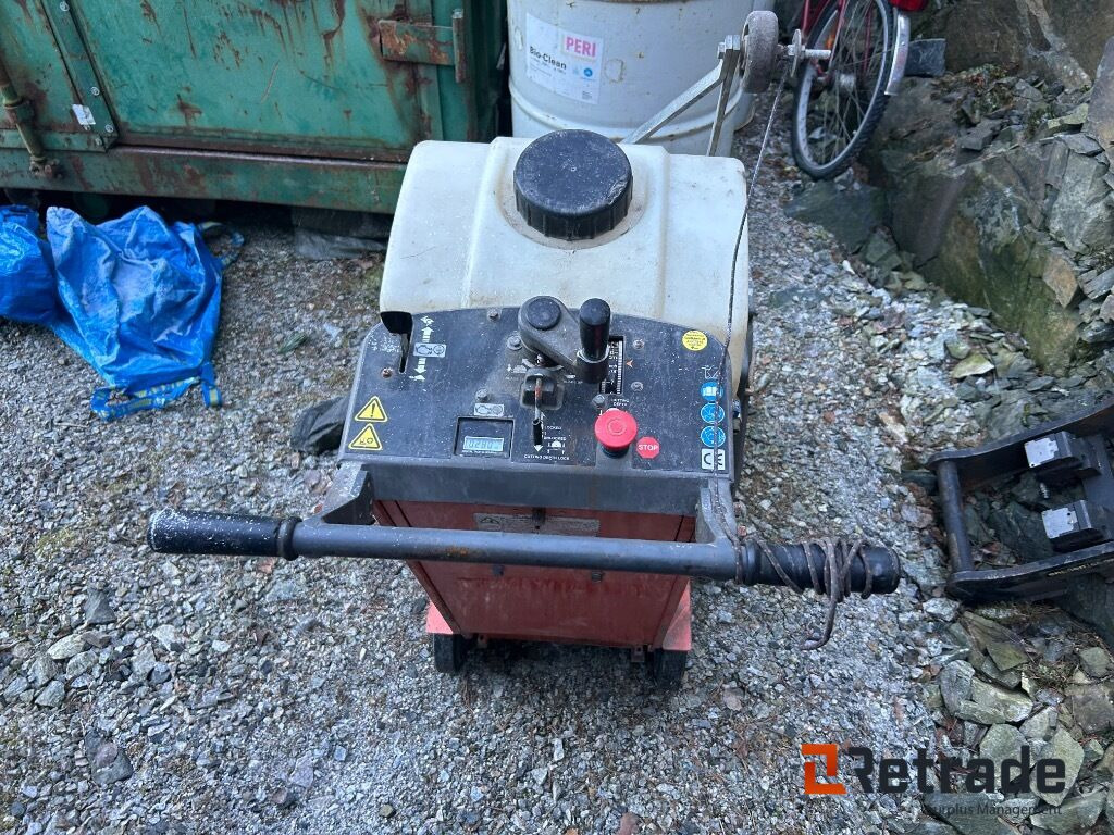 Asfalt sag Husqvarna FS 413 - Građevinski strojevi: slika Asfalt sag Husqvarna FS 413 - Građevinski strojevi Asfalt sag Husqvarna FS 413 - Građevinski strojevi: slika Asfalt sag Husqvarna FS 413 - Građevinski strojevi