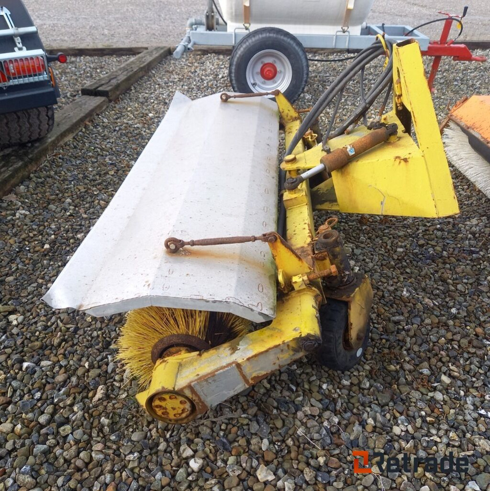 Hydraulisk Fejekost m. A ramme - Građevinski strojevi: slika Hydraulisk Fejekost m. A ramme - Građevinski strojevi Hydraulisk Fejekost m. A ramme - Građevinski strojevi: slika Hydraulisk Fejekost m. A ramme - Građevinski strojevi