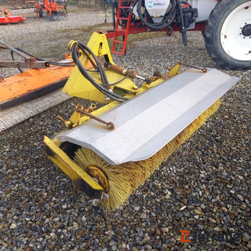 Hydraulisk Fejekost m. A ramme - Građevinski strojevi: slika Hydraulisk Fejekost m. A ramme - Građevinski strojevi Hydraulisk Fejekost m. A ramme - Građevinski strojevi: slika Hydraulisk Fejekost m. A ramme - Građevinski strojevi