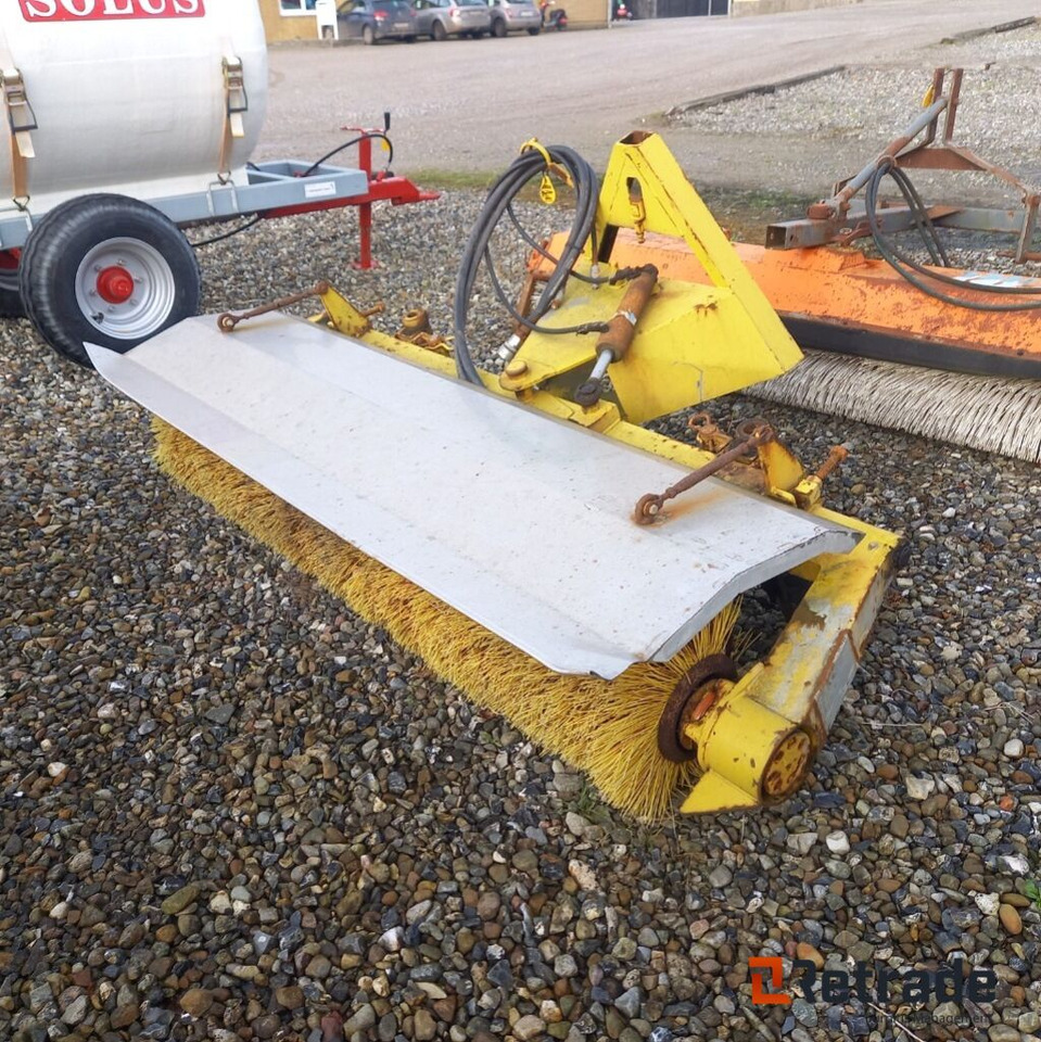 Hydraulisk Fejekost m. A ramme - Građevinski strojevi: slika Hydraulisk Fejekost m. A ramme - Građevinski strojevi Hydraulisk Fejekost m. A ramme - Građevinski strojevi: slika Hydraulisk Fejekost m. A ramme - Građevinski strojevi