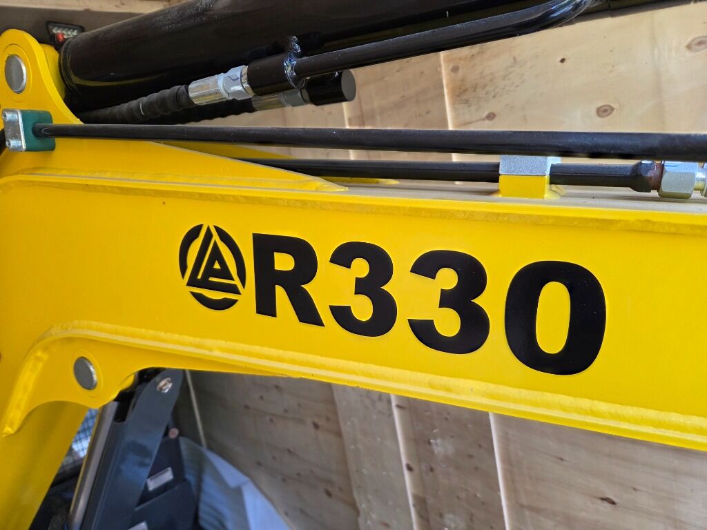 Grävmaskin Rippa R330 Helt Ny - Bager: slika Grävmaskin Rippa R330 Helt Ny - Bager Grävmaskin Rippa R330 Helt Ny - Bager: slika Grävmaskin Rippa R330 Helt Ny - Bager