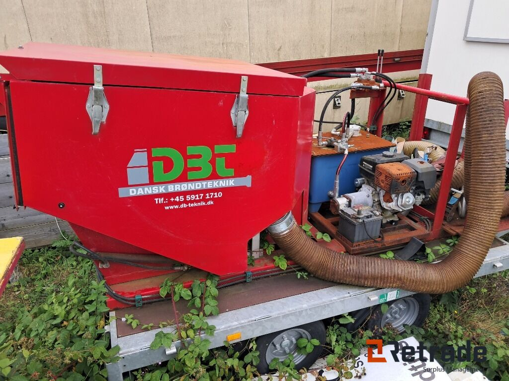 Løvsuger på trailer - Oprema za vrt: slika Løvsuger på trailer - Oprema za vrt Løvsuger på trailer - Oprema za vrt: slika Løvsuger på trailer - Oprema za vrt