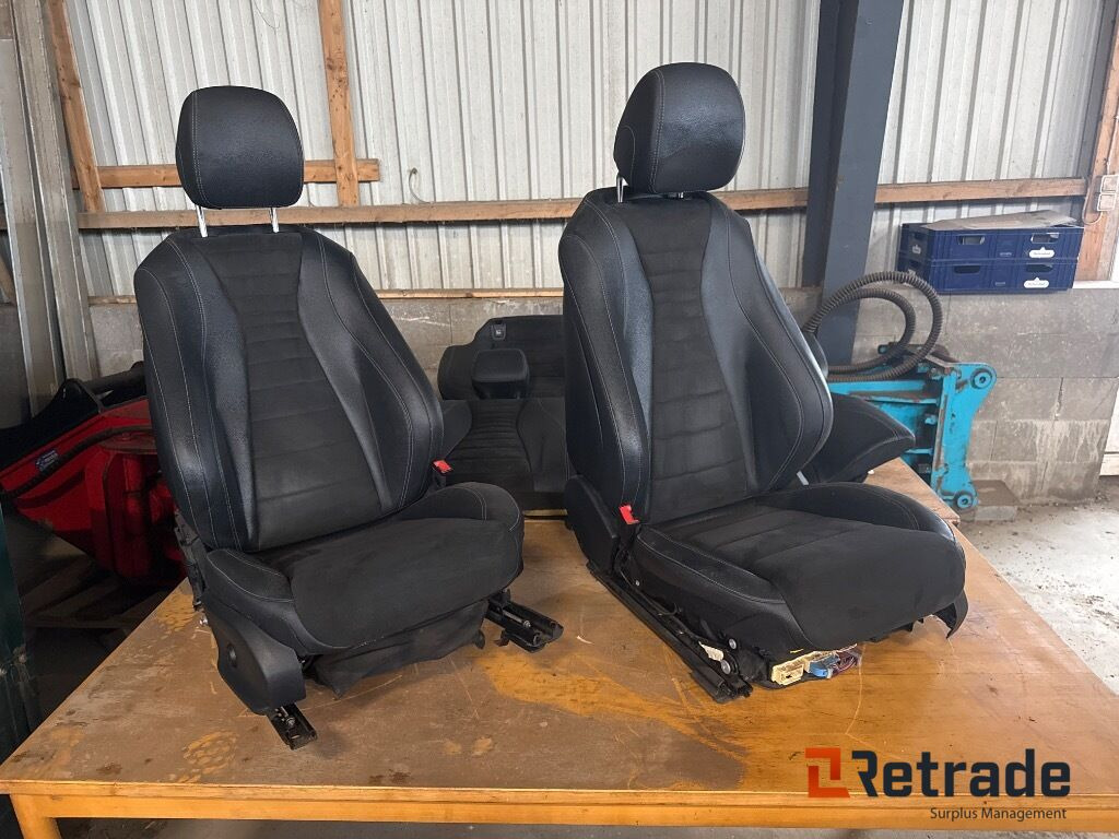 Mercedes Benz Dellæder - Automobil: slika Mercedes Benz Dellæder - Automobil Mercedes Benz Dellæder - Automobil: slika Mercedes Benz Dellæder - Automobil