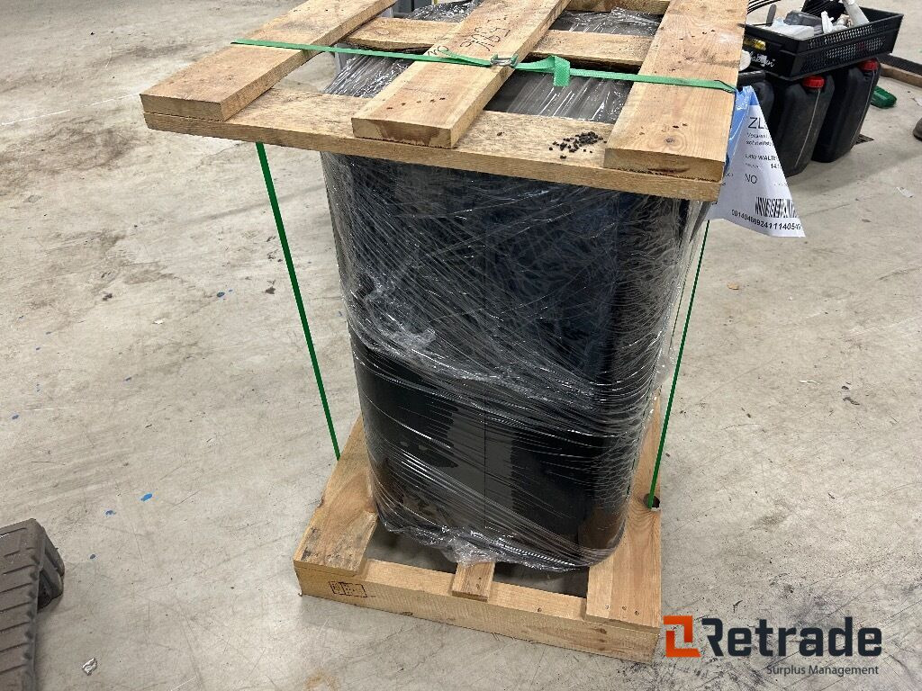 Ny diesel tank til MAN TGM 220 liter - Spremnik goriva za Kamion: slika Ny diesel tank til MAN TGM 220 liter - Spremnik goriva za Kamion Ny diesel tank til MAN TGM 220 liter - Spremnik goriva za Kamion: slika Ny diesel tank til MAN TGM 220 liter - Spremnik goriva za Kamion