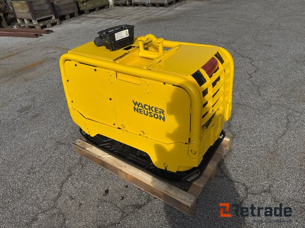 Pladevibrator Wacker Neuson Dpu80 R Remote - Građevinska oprema: slika Pladevibrator Wacker Neuson Dpu80 R Remote - Građevinska oprema Pladevibrator Wacker Neuson Dpu80 R Remote - Građevinska oprema: slika Pladevibrator Wacker Neuson Dpu80 R Remote - Građevinska oprema