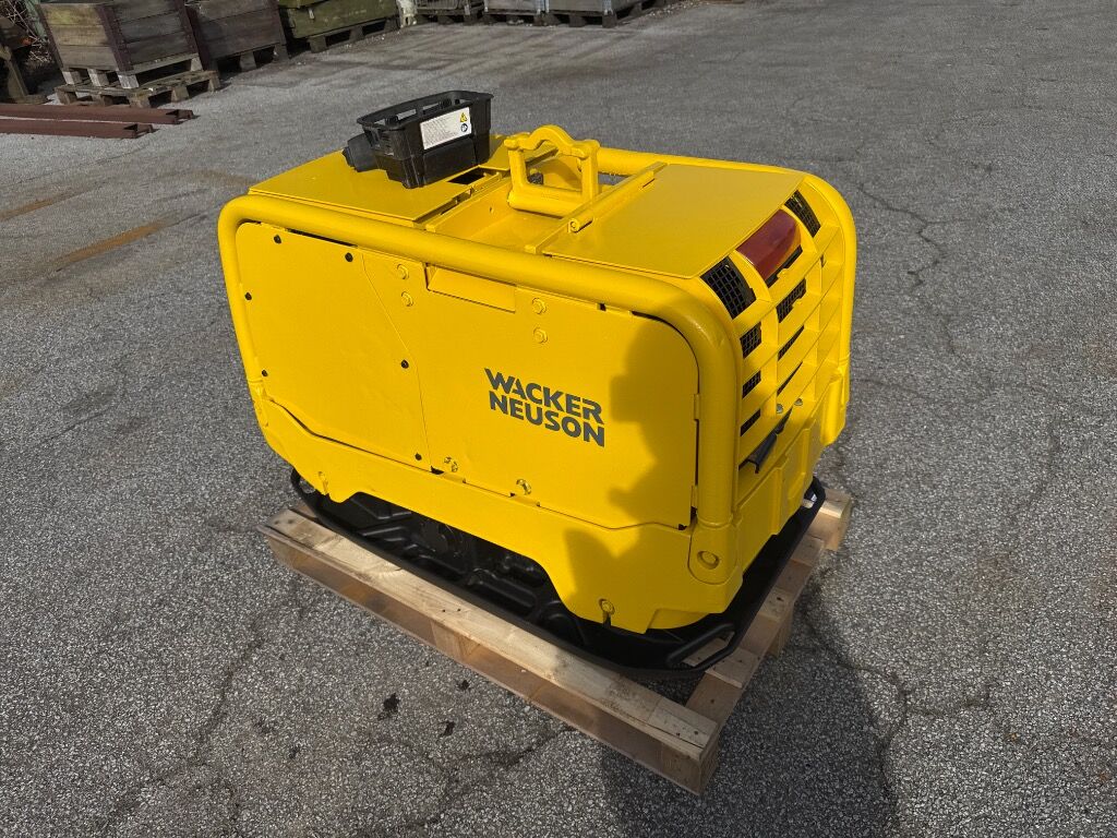 Pladevibrator Wacker Neuson Dpu80 R Remote - Vibro ploča: slika Pladevibrator Wacker Neuson Dpu80 R Remote - Vibro ploča Pladevibrator Wacker Neuson Dpu80 R Remote - Vibro ploča: slika Pladevibrator Wacker Neuson Dpu80 R Remote - Vibro ploča