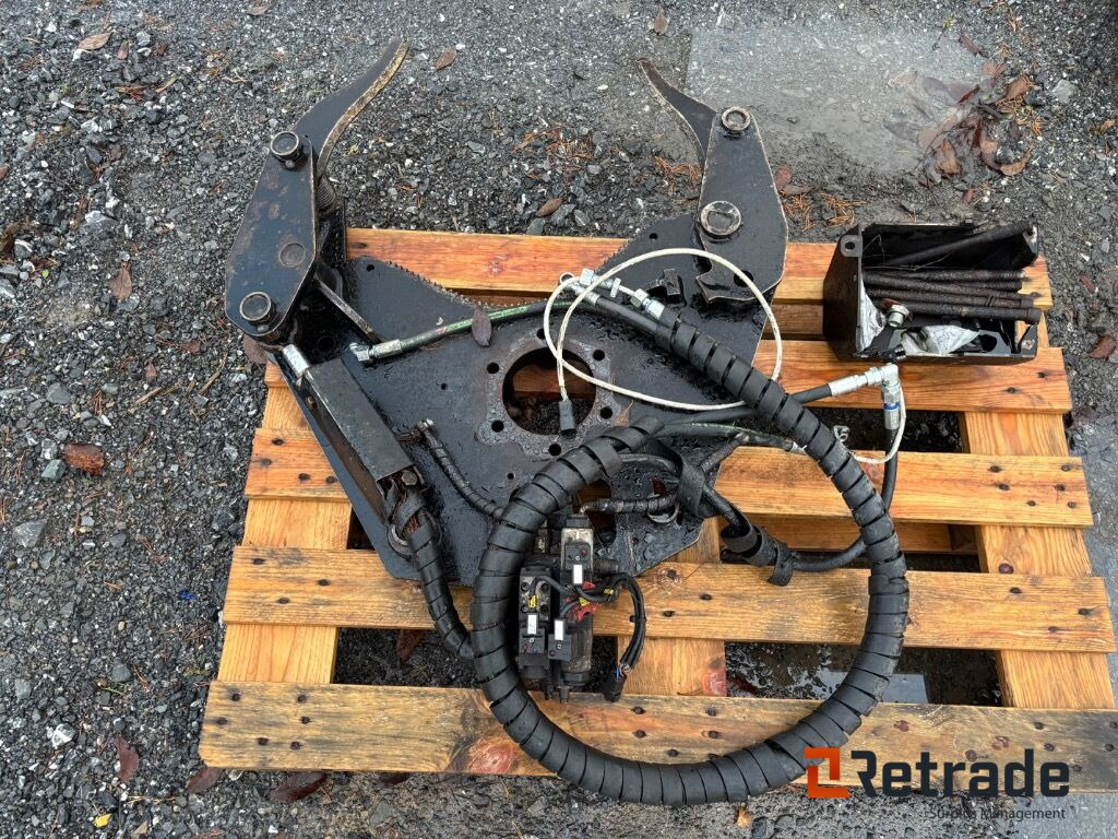 Flerträdshantering Komatsu S92 - Poljoprivredni strojevi: slika Flerträdshantering Komatsu S92 - Poljoprivredni strojevi Flerträdshantering Komatsu S92 - Poljoprivredni strojevi: slika Flerträdshantering Komatsu S92 - Poljoprivredni strojevi