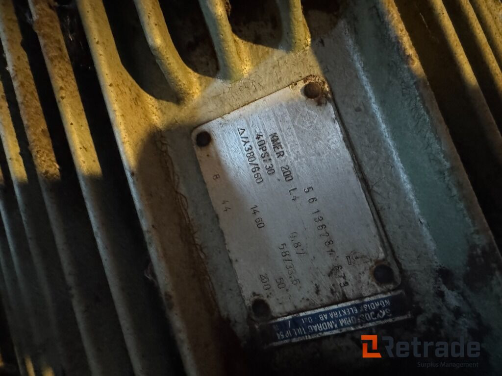 Flistugg Bruks Mekaniska 1200 M med tillbehör - Poljoprivredni strojevi: slika Flistugg Bruks Mekaniska 1200 M med tillbehör - Poljoprivredni strojevi Flistugg Bruks Mekaniska 1200 M med tillbehör - Poljoprivredni strojevi: slika Flistugg Bruks Mekaniska 1200 M med tillbehör - Poljoprivredni strojevi