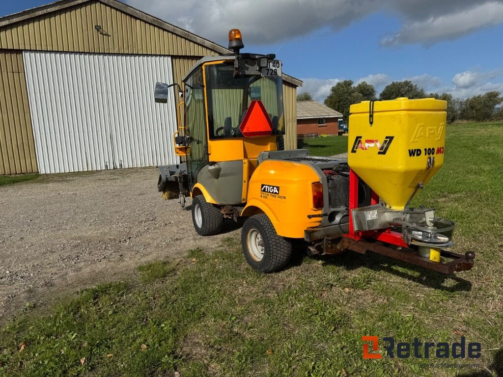 STIGA TITAN 740DCR - Poljoprivredni strojevi: slika STIGA TITAN 740DCR - Poljoprivredni strojevi STIGA TITAN 740DCR - Poljoprivredni strojevi: slika STIGA TITAN 740DCR - Poljoprivredni strojevi