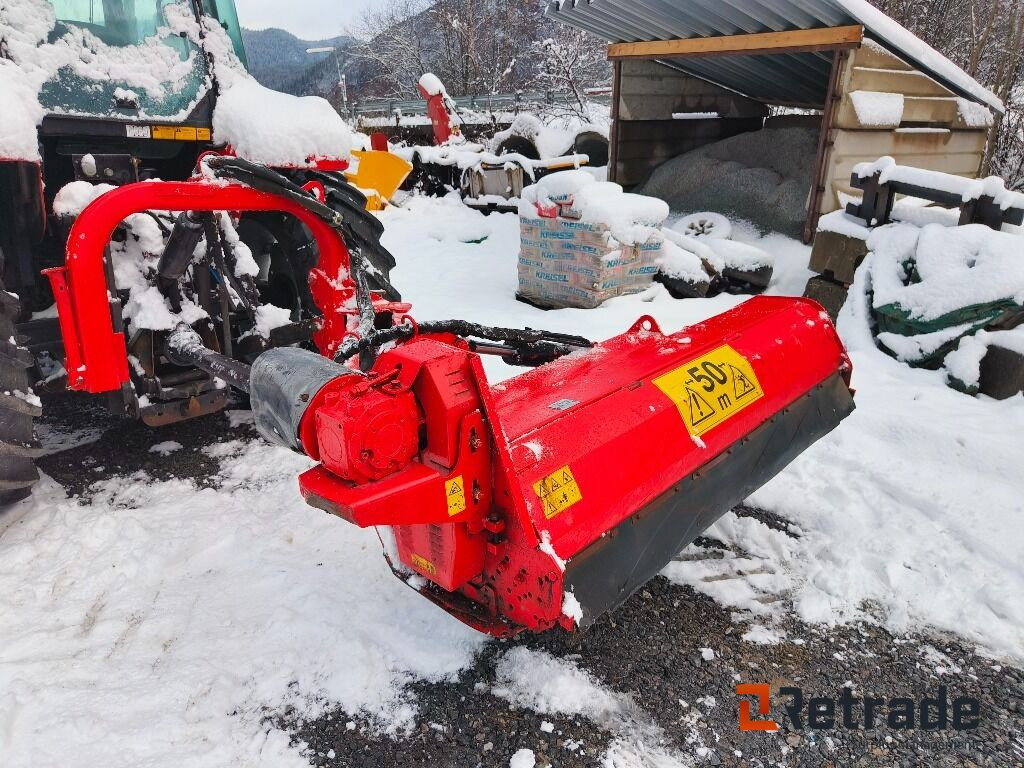 Sideforskyvbar beitepusser, Trincia Giraffa 185 - Poljoprivredni strojevi: slika Sideforskyvbar beitepusser, Trincia Giraffa 185 - Poljoprivredni strojevi Sideforskyvbar beitepusser, Trincia Giraffa 185 - Poljoprivredni strojevi: slika Sideforskyvbar beitepusser, Trincia Giraffa 185 - Poljoprivredni strojevi