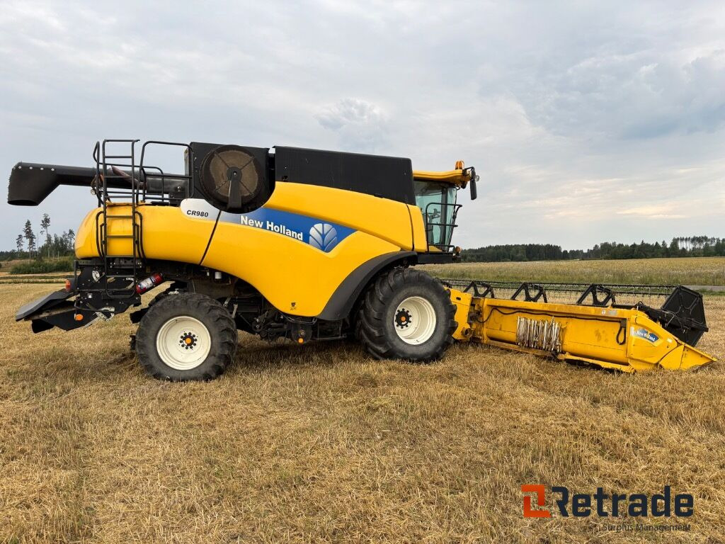 Skördetröska New Holland CR 980 - 2005 - Poljoprivredni strojevi: slika Skördetröska New Holland CR 980 - 2005 - Poljoprivredni strojevi Skördetröska New Holland CR 980 - 2005 - Poljoprivredni strojevi: slika Skördetröska New Holland CR 980 - 2005 - Poljoprivredni strojevi