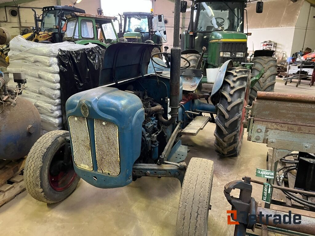 Traktor Ford Dextra Traktor - Poljoprivredni strojevi: slika Traktor Ford Dextra Traktor - Poljoprivredni strojevi Traktor Ford Dextra Traktor - Poljoprivredni strojevi: slika Traktor Ford Dextra Traktor - Poljoprivredni strojevi