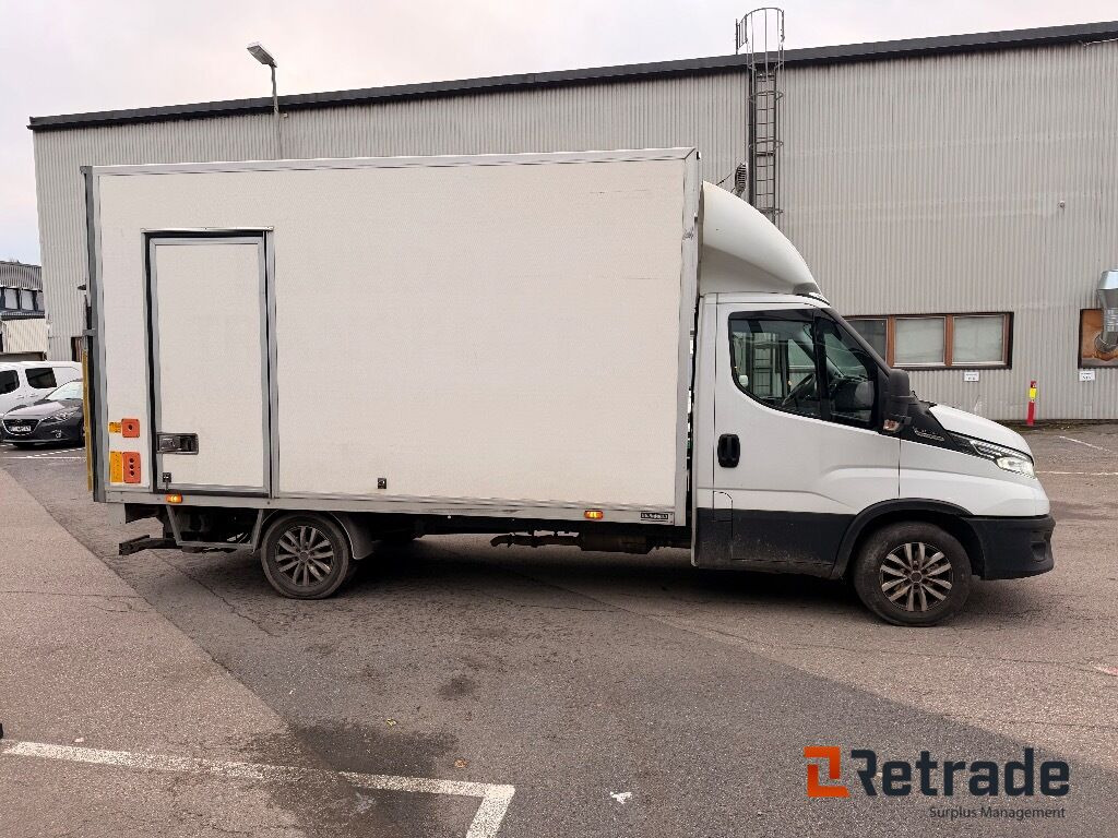 Skapbil IVECO 35S16 (parkert i Oslo) - Dostavno vozilo sa zatvorenim sandukom: slika Skapbil IVECO 35S16 (parkert i Oslo) - Dostavno vozilo sa zatvorenim sandukom Skapbil IVECO 35S16 (parkert i Oslo) - Dostavno vozilo sa zatvorenim sandukom: slika Skapbil IVECO 35S16 (parkert i Oslo) - Dostavno vozilo sa zatvorenim sandukom