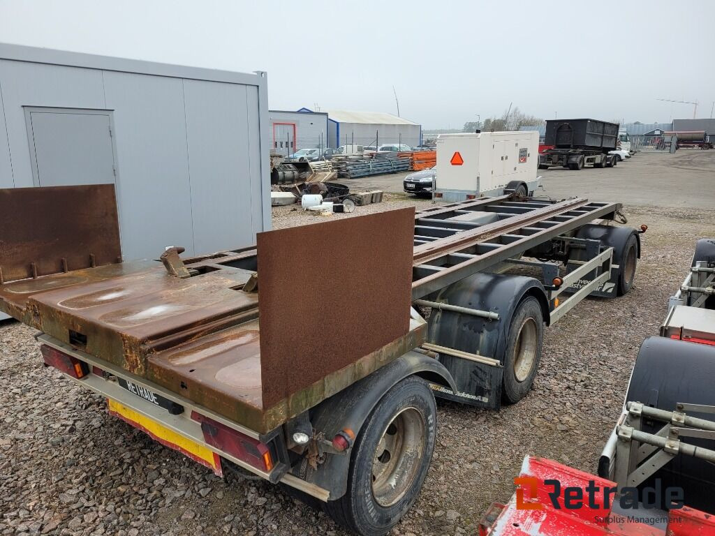 Släpvagn BRIAB axligt lastväxlarsläp med tipp , 30-tons parabelfjädring - Abroll/ Samopodizač prikolica: slika Släpvagn BRIAB axligt lastväxlarsläp med tipp , 30-tons parabelfjädring - Abroll/ Samopodizač prikolica Släpvagn BRIAB axligt lastväxlarsläp med tipp , 30-tons parabelfjädring - Abroll/ Samopodizač prikolica: slika Släpvagn BRIAB axligt lastväxlarsläp med tipp , 30-tons parabelfjädring - Abroll/ Samopodizač prikolica