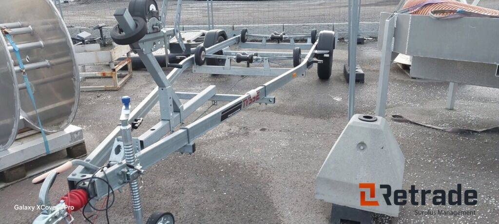 TYSSE 6257, 1300kg, 20Fot, Nesten ny! - Prikolica za plovila: slika TYSSE 6257, 1300kg, 20Fot, Nesten ny! - Prikolica za plovila TYSSE 6257, 1300kg, 20Fot, Nesten ny! - Prikolica za plovila: slika TYSSE 6257, 1300kg, 20Fot, Nesten ny! - Prikolica za plovila
