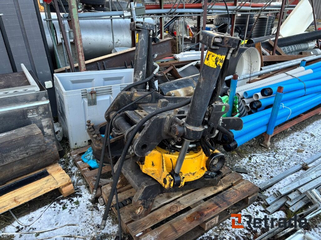 Tiltrotator Engcon EC233-S2-S2-SS9 - Građevinska oprema: slika Tiltrotator Engcon EC233-S2-S2-SS9 - Građevinska oprema Tiltrotator Engcon EC233-S2-S2-SS9 - Građevinska oprema: slika Tiltrotator Engcon EC233-S2-S2-SS9 - Građevinska oprema