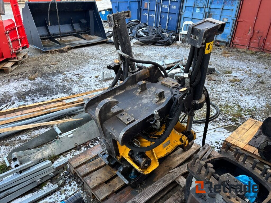 Tiltrotator Engcon EC233-S2-S2-SS9 - Građevinska oprema: slika Tiltrotator Engcon EC233-S2-S2-SS9 - Građevinska oprema Tiltrotator Engcon EC233-S2-S2-SS9 - Građevinska oprema: slika Tiltrotator Engcon EC233-S2-S2-SS9 - Građevinska oprema