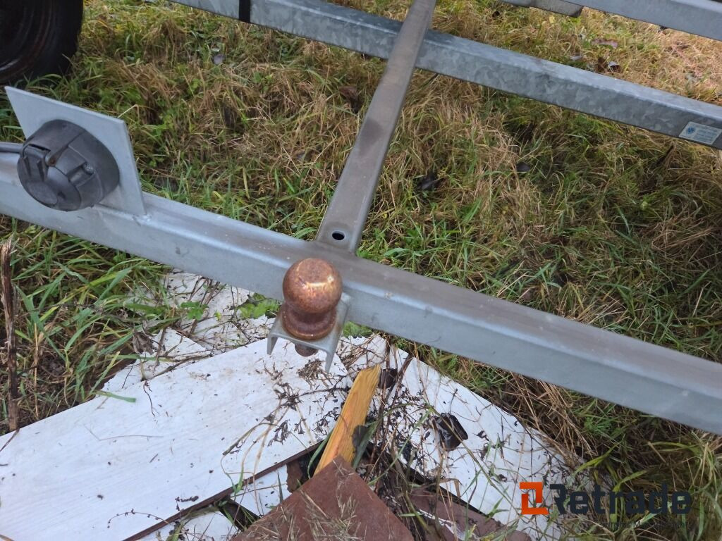 Građevinska oprema Vägskyddsutrustning Avstängningsvagn Med Varningsljus: slika Građevinska oprema Vägskyddsutrustning Avstängningsvagn Med Varningsljus