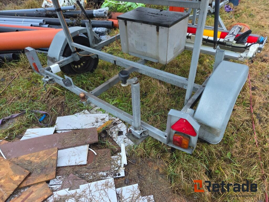 Građevinska oprema Vägskyddsutrustning Avstängningsvagn Med Varningsljus: slika Građevinska oprema Vägskyddsutrustning Avstängningsvagn Med Varningsljus