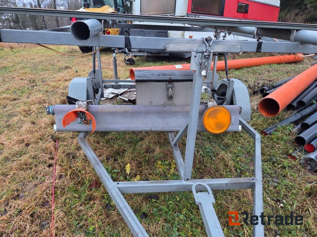 Građevinska oprema Vägskyddsutrustning Avstängningsvagn Med Varningsljus: slika Građevinska oprema Vägskyddsutrustning Avstängningsvagn Med Varningsljus