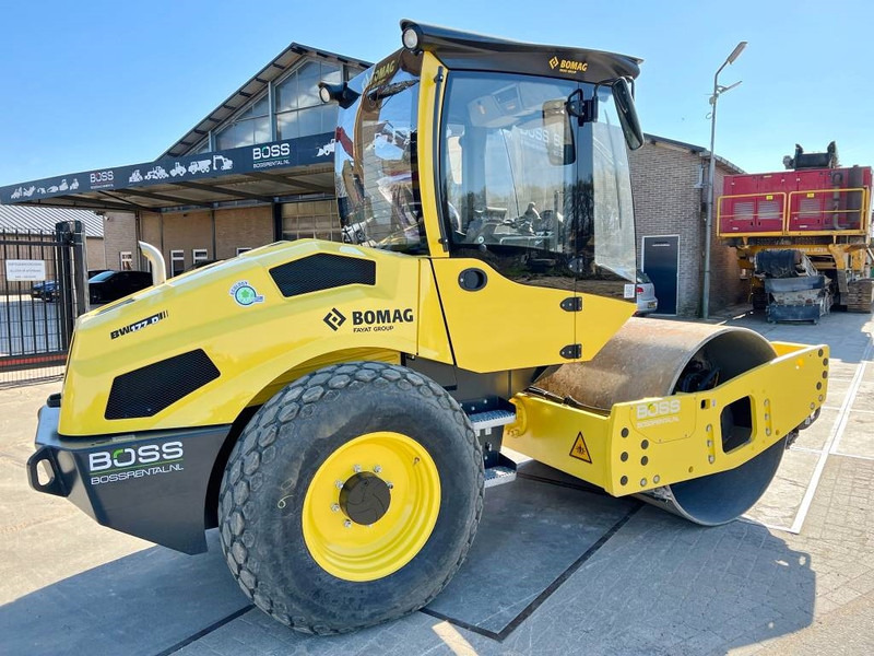 Bomag BW177D-5 - Unused / Airco - CE + EPA / 2023 Model - Valjak: slika Bomag BW177D-5 - Unused / Airco - CE + EPA / 2023 Model - Valjak Bomag BW177D-5 - Unused / Airco - CE + EPA / 2023 Model - Valjak: slika Bomag BW177D-5 - Unused / Airco - CE + EPA / 2023 Model - Valjak