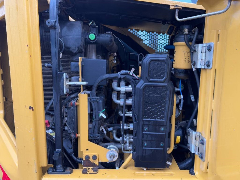 Mini bager Cat 308CR 07A - Joystick Ride / Tilting Bucket: slika Mini bager Cat 308CR 07A - Joystick Ride / Tilting Bucket Mini bager Cat 308CR 07A - Joystick Ride / Tilting Bucket: slika Mini bager Cat 308CR 07A - Joystick Ride / Tilting Bucket