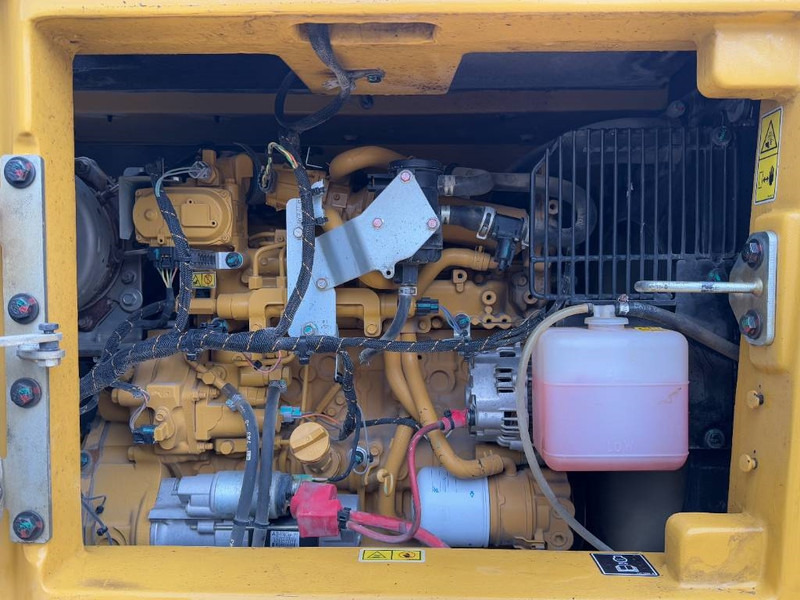 Mini bager Cat 308CR 07A - Joystick Ride / Tilting Bucket: slika Mini bager Cat 308CR 07A - Joystick Ride / Tilting Bucket Mini bager Cat 308CR 07A - Joystick Ride / Tilting Bucket: slika Mini bager Cat 308CR 07A - Joystick Ride / Tilting Bucket