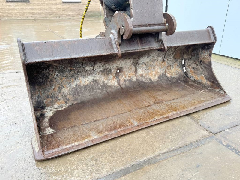 Mini bager Cat 308CR 07A - Joystick Ride / Tilting Bucket: slika Mini bager Cat 308CR 07A - Joystick Ride / Tilting Bucket Mini bager Cat 308CR 07A - Joystick Ride / Tilting Bucket: slika Mini bager Cat 308CR 07A - Joystick Ride / Tilting Bucket