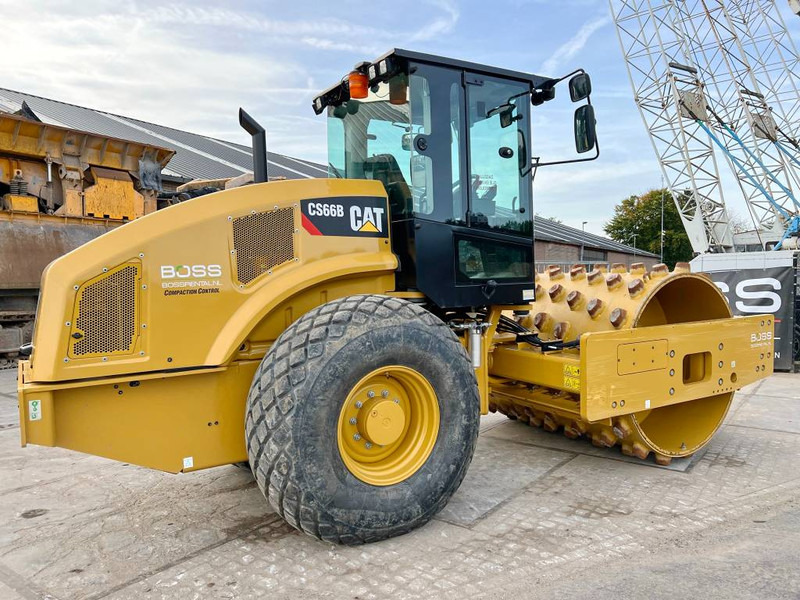 Cat CS66B - CE Certified / Low Hours / Padfoot - Valjak: slika Cat CS66B - CE Certified / Low Hours / Padfoot - Valjak Cat CS66B - CE Certified / Low Hours / Padfoot - Valjak: slika Cat CS66B - CE Certified / Low Hours / Padfoot - Valjak