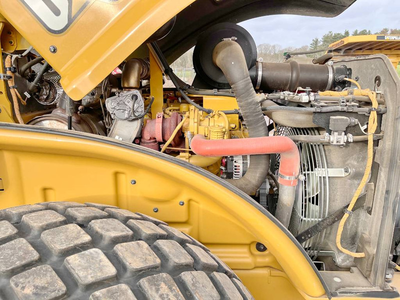 Valjak Cat CS66B Excellent Condition / Low Hours / CE: slika Valjak Cat CS66B Excellent Condition / Low Hours / CE